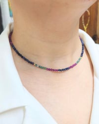 Safir Zümrüt ve Yakut Kolye - Zarafet, Öz Sevgi, Aşk ve Tutku 3 mm