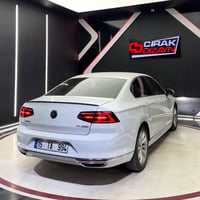 Passat B8 Uyumlu Piano Black Spoiler 