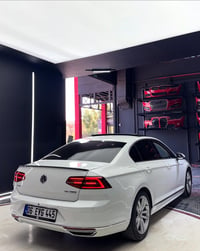 Passat B8 Uyumlu Piano Black Spoiler 