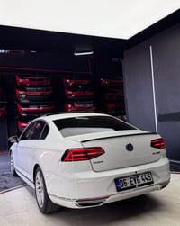Passat B8 Uyumlu Piano Black Spoiler 