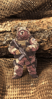 Tactical Bear Patch/Peç/Arma (9,2 x 5,2cm)