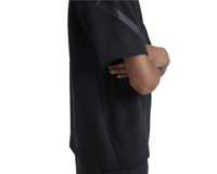 J ZNE TEE