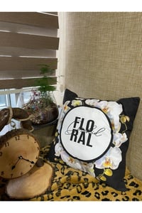 3 Boyutlu Dijital Baskılı Dekoratif Floral Desenli Yastık-kırlent-minder