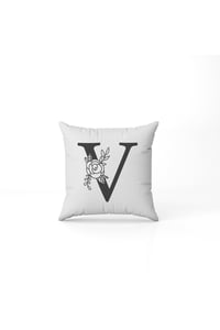 Harfli Kırlent Yastık- V Harfi - 43x43 Cm