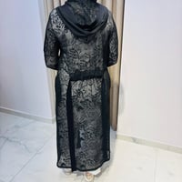 Dantel Efektli Kapüşonlu Uzun Kap SİYAH