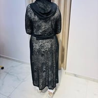 Dantel Efektli Kapüşonlu Uzun Kap SİYAH