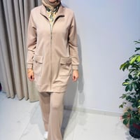 Fermuar Detaylı Emprime Kombinli Pantolonlu Takım CAMEL