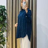 HİLAY SOHO ÖZEL TAŞ AKSESUARLI ÇİZGİLİ GÖMLEK  LACİVERT