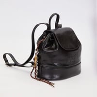 LEVİDOR SİYAH CHARM AKSESUAR DETAYLI ÇANTA SİYAH