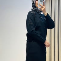 TIĞ TRİKO ÇİÇEK APLİKELİ HIRKA SİYAH
