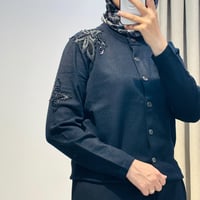 TIĞ TRİKO ÇİÇEK APLİKELİ HIRKA SİYAH
