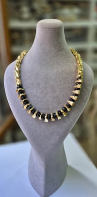 GOLD GEOMETRİK UÇLU SİYAH KOLYE
