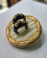 GOLD TOP DETAYLI SİYAH KÜPE