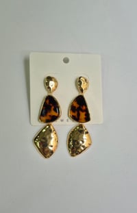 GOLD DETAY SALLANTILI KÜPE 