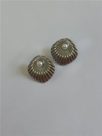 İNCİLİ ÇELİK KÜPE