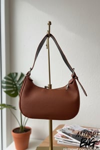 Ayarlanabilir Oval Baget Çanta
