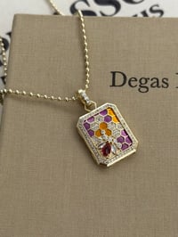 Bee Mor Taşlı Kolye