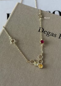 Bee Petek Taşlı Kolye