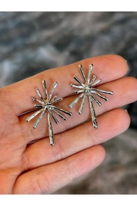Dera Akışlı Kadın Küpe