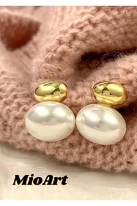 Gold Detaylı Doğal Taş Görünümlü Lüx Küpe