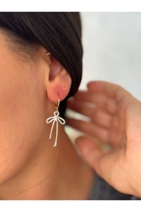 Gold Gümüş Minimal Sallantılı Fiyonk Küpe