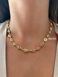 Gold Sıralı Taşlı Kolye