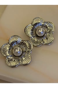 İncili Çiçek Küpe