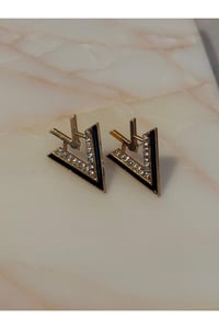 Kadın Taşlı V Küpe Trend Model