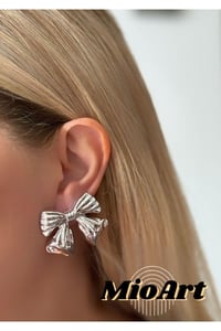 Kadın Trend  Büyük Boy Ribbon Fiyonk Küpe