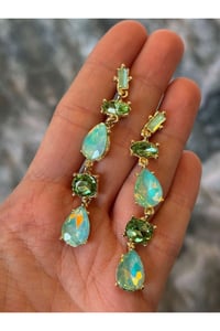 Kristal Taşlı Parlak Şık Küpe