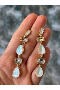 Kristal Taşlı Parlak Şık Küpe