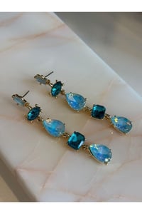 Kristal Taşlı Parlak Şık Küpe