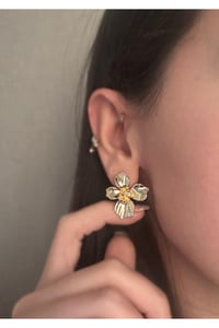 Parlak Tiger Lily Çiçek Küpe