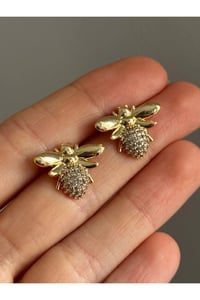 Sallantılı Mavi Taşlı Arı Küpe