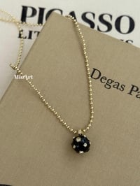 Siyah Top Kolye