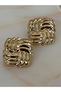 Trend Hailey Serisi Gold Squa Küpe