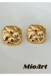 Trend Hailey Serisi Gold Squa Küpe