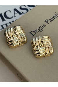Trend Hailey Serisi Gold Squa Küpe