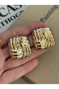 Trend Hailey Serisi Gold Squa Küpe