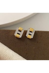 Zirkon Taş Ve Gold Detay Diamonds Figür Gold Renk Küpe