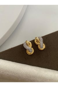 Zirkon Taş Ve Gold Detay Sonsuzluk Figür Gold Renk Küpe