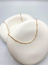 Minimal İnce Beyaz Detaylı Çelik Kolye