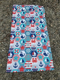 Denizci Temalı Renkli Desenli Premium Baskılı Plaj Havlusu – Marine Yazlık Deniz Havlusu 75x150 cm