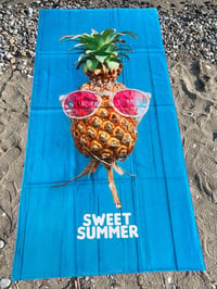 Gözlüklü Ananas Desenli Premium Baskılı Plaj Havlusu – Sweet Summer Yazlık Deniz Havlusu 75x150 cm