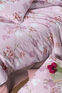 FLORA %100 PAMUK ÇİFT KİŞİLİK NEVRESİM TAKIMI PEMBE