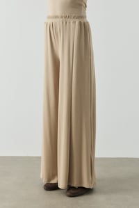 Bej Basic Bol Paça Dökümlü Pantolon