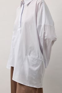 Beyaz Asimetrik Oversize Gömlek