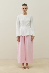 Beyaz Bel Formlu Minimal Bluz