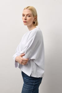 Beyaz Dikiş Detaylı Bisiklet Yaka Basic T-Shirt