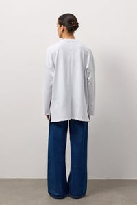 Beyaz Oversize Kesim Uzun Kollu Basic T-Shirt